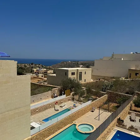 Sea Views Penthouse Apartment Xaghra